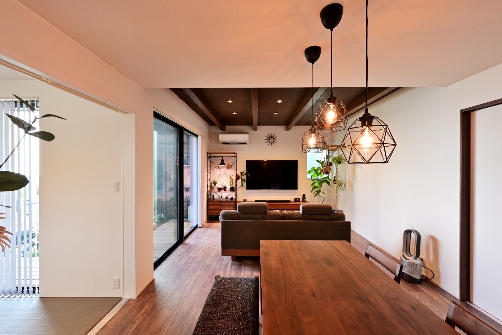 緑を楽しむ縁側の家